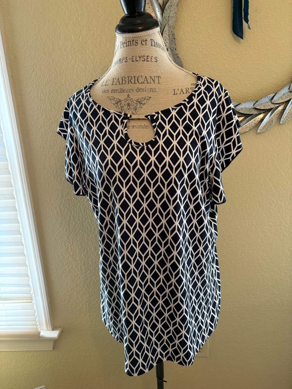 Navy & White Geometric Keyhole Short Sleeve Top
